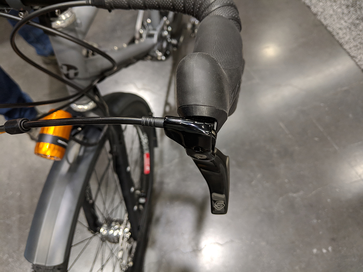 Dropbar shifter from Cinq for Pinion gearboxes.
