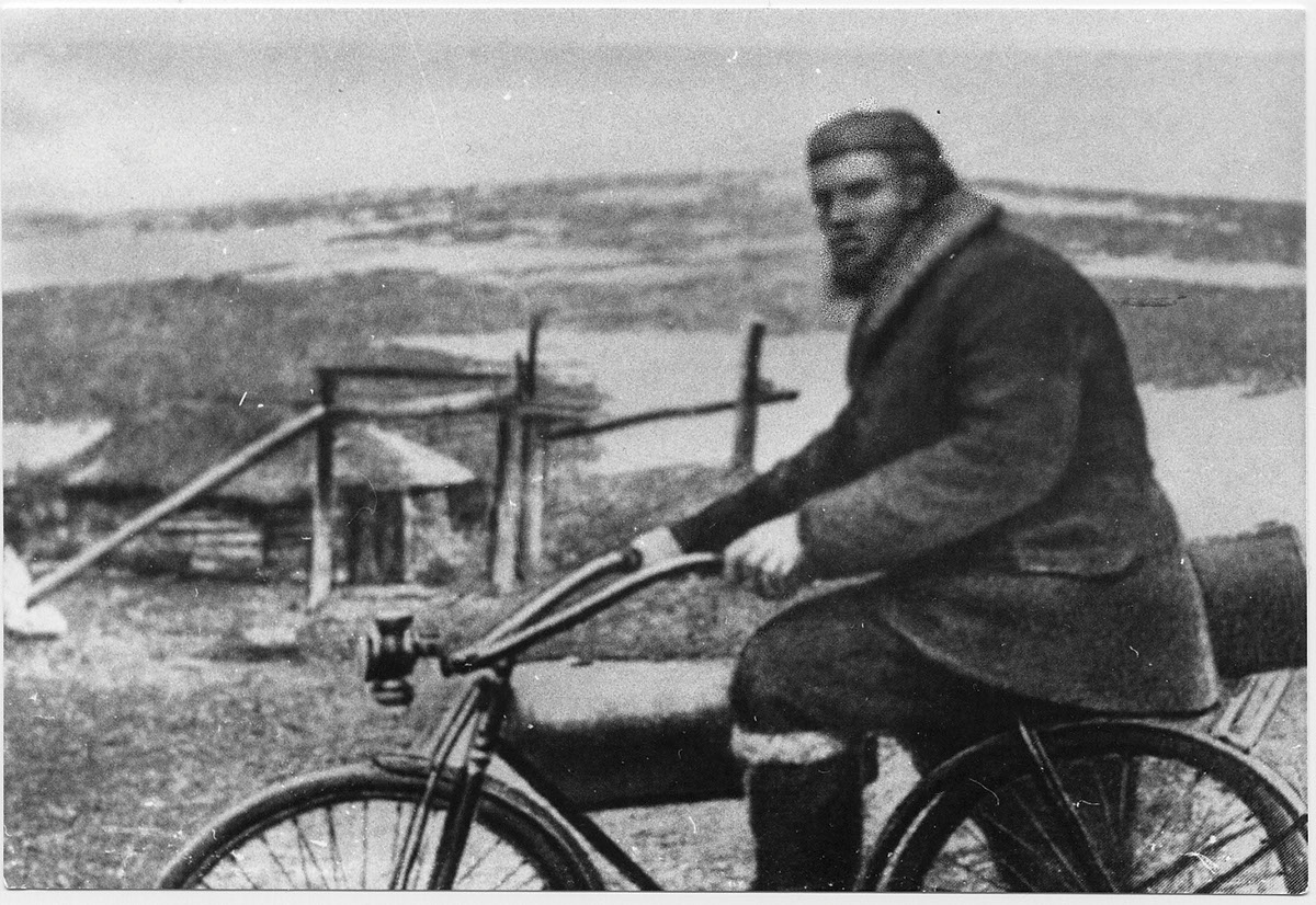 bicycle touring USSR