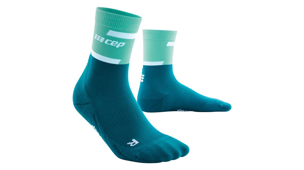 cep run compression mid cut 4.0 socks
