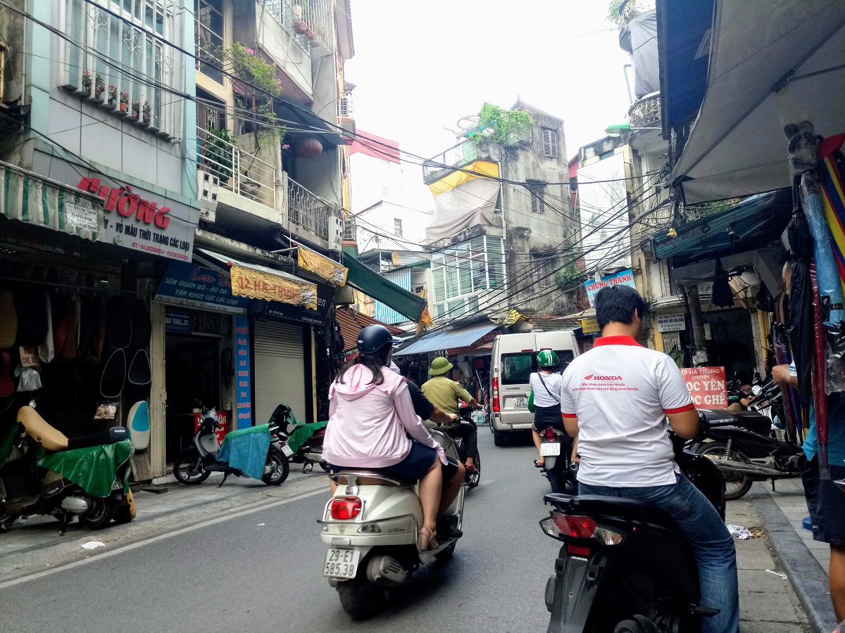 Hanio traffic by bicycle