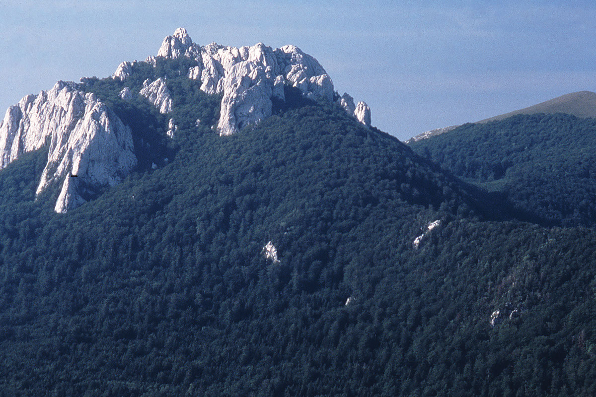 Willie Weir pedals through Bosnia after the war