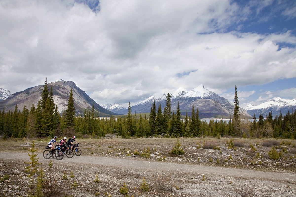 Self-supported guided tour great divide mountain bike route