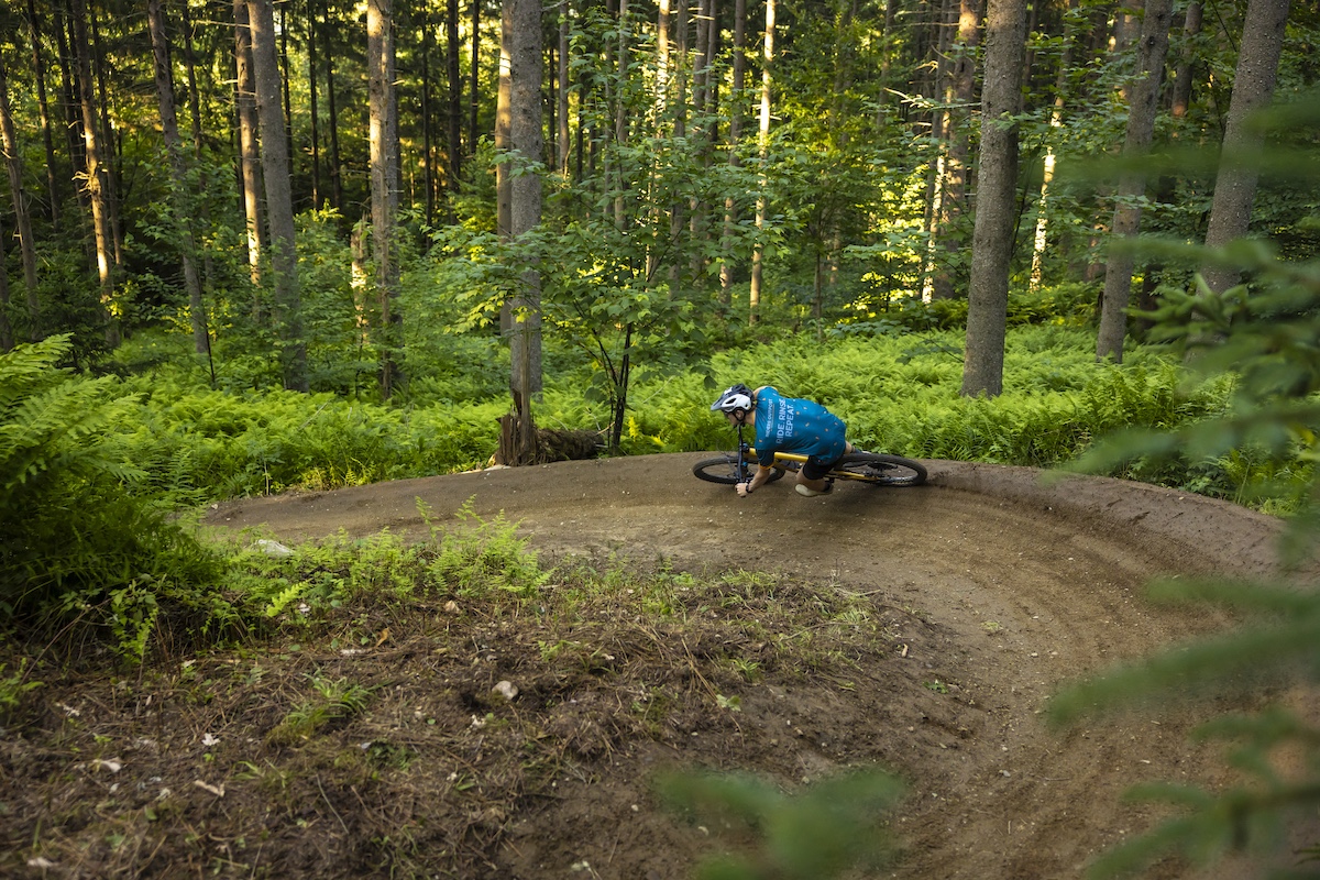 Mountain biking near Madbush Falls lodge